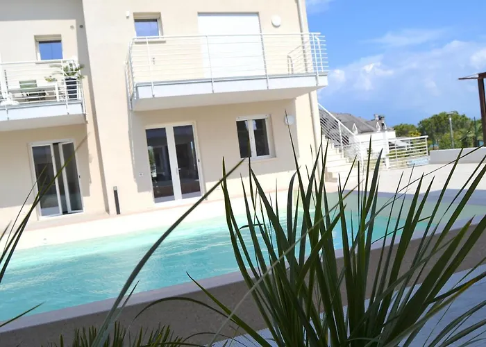 Aura Ar Holiday-Home